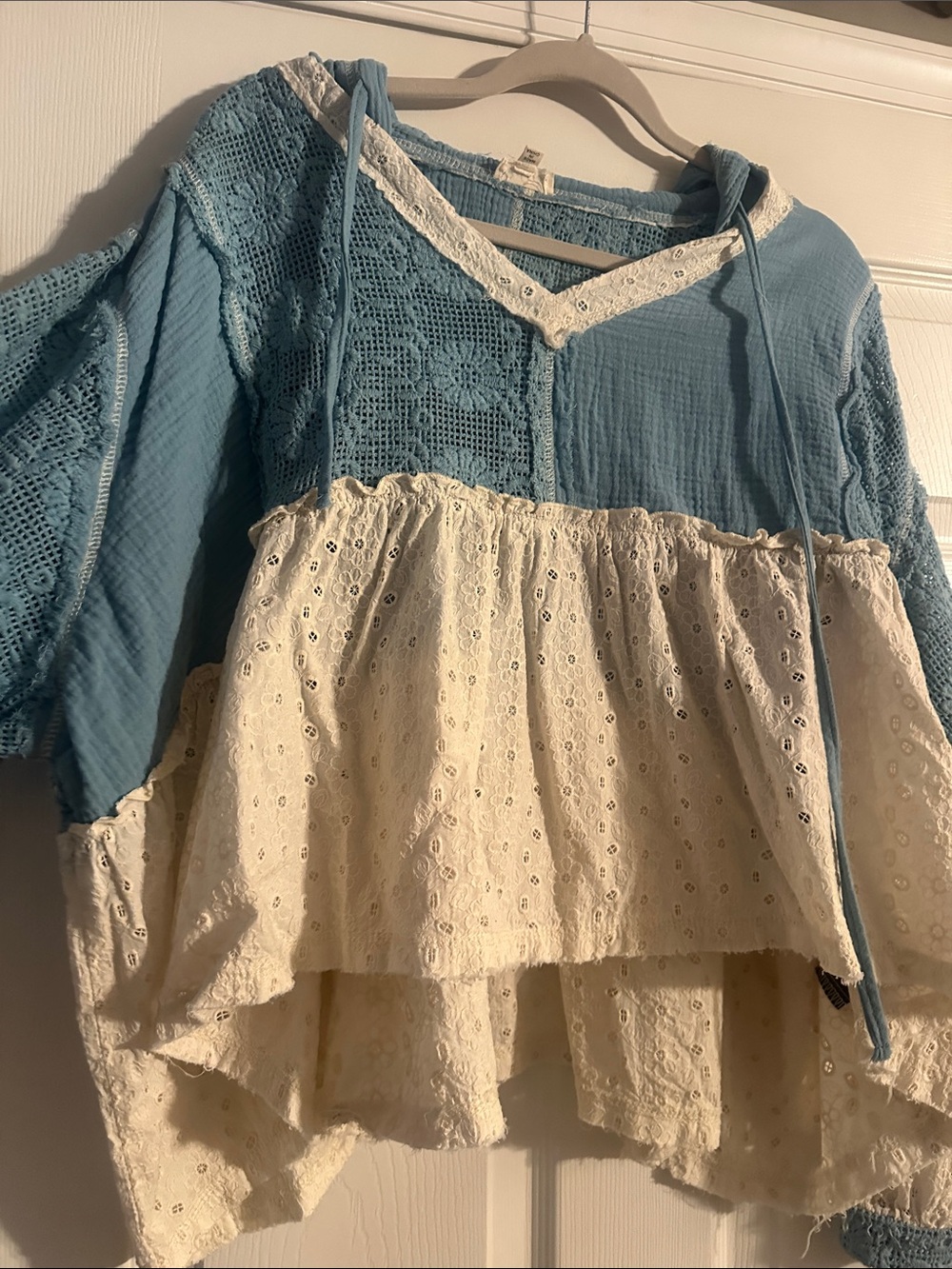 POL Blue and Cream Lace Peasant Tunic - Picture 5 of 8